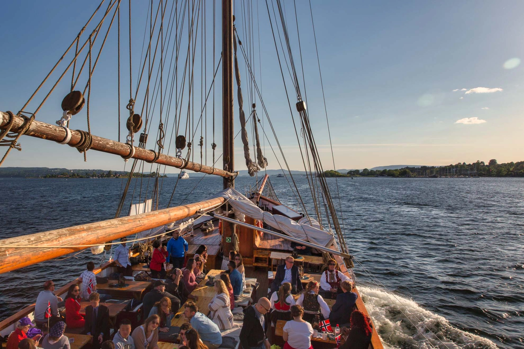 Color Line 17.05-8.jpg