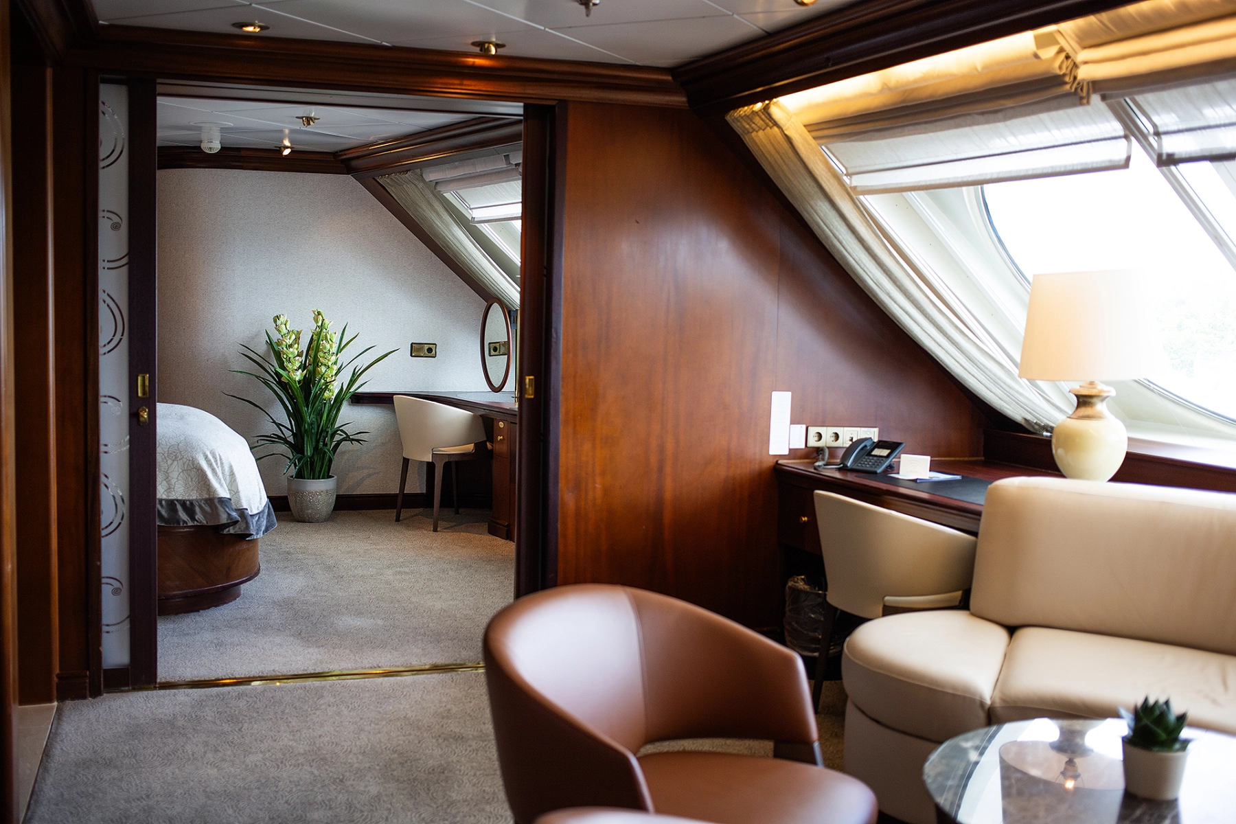 Blick von der Lounge in den Schlafraum