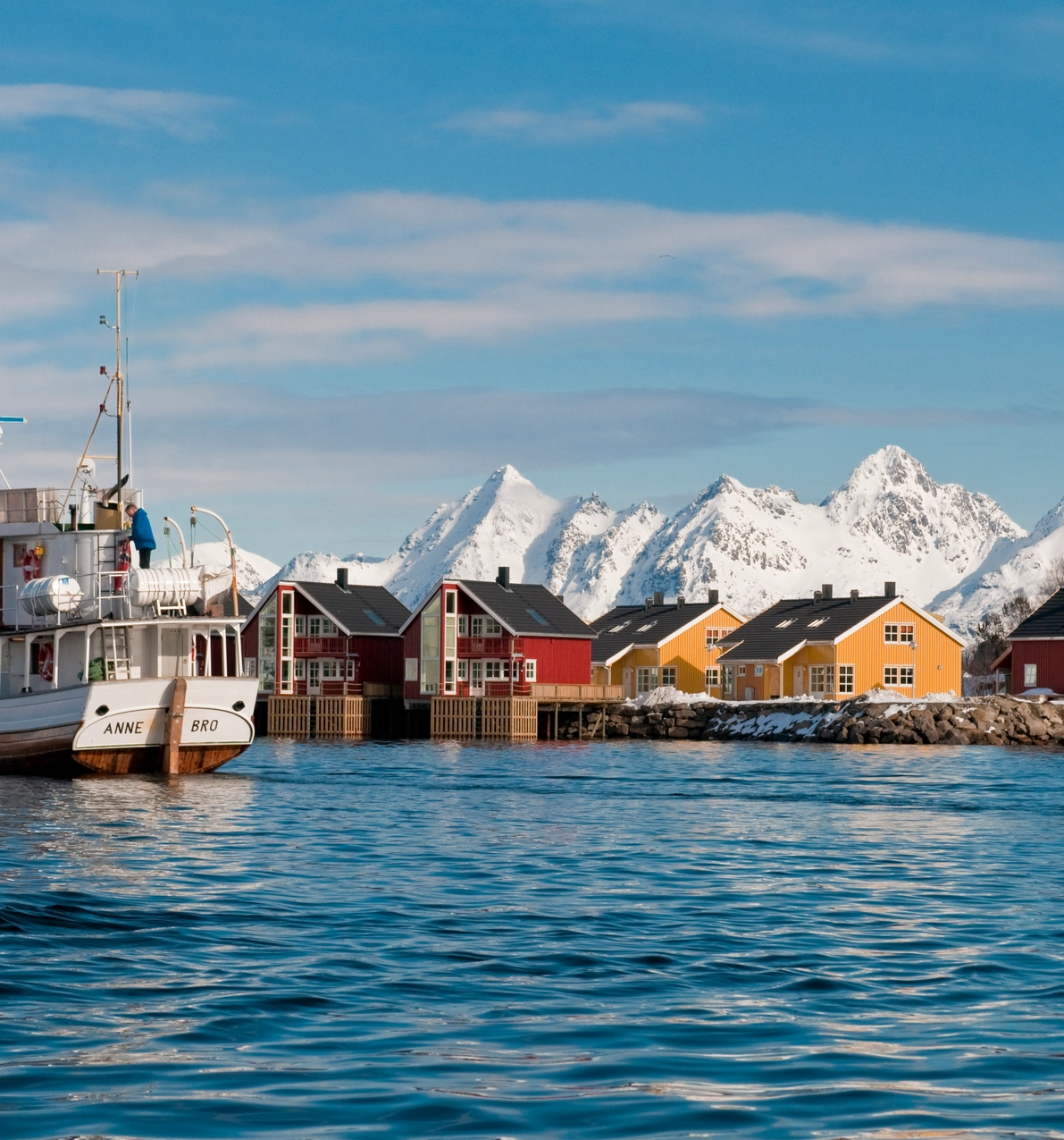 Svolvær  Lofoten islands_CH  - VisitNorway.com.png