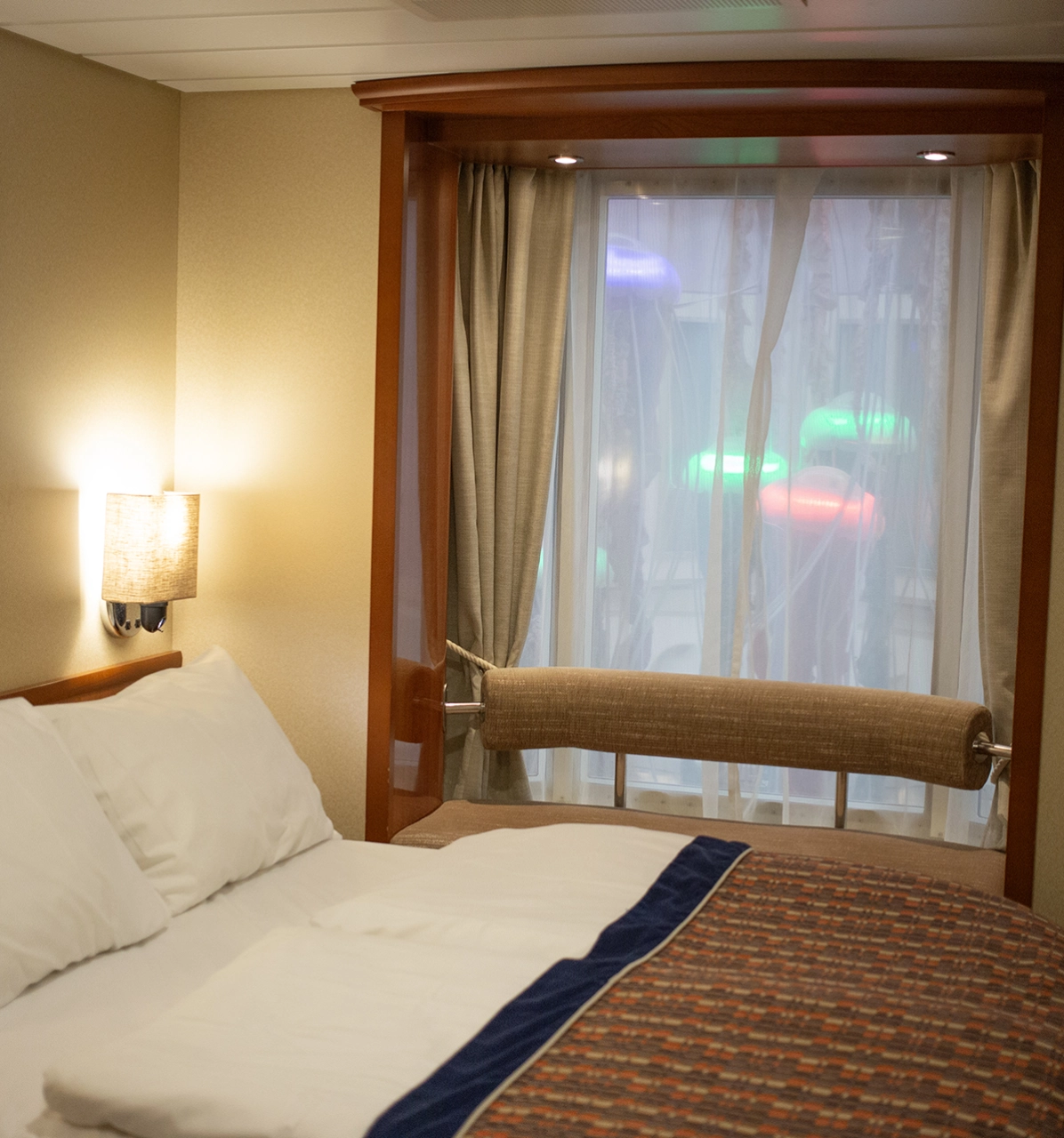 Standard Kabine mit Promenadenblick und Doppelbett